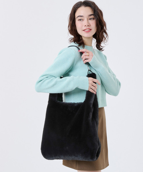 LeSportsac トートバッグ FUR SHOULDER TOTE ブラックフラッフィー