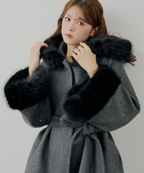 Chico（チコ） ポンチョ ビジュー付きファー襟ケープコート レディース