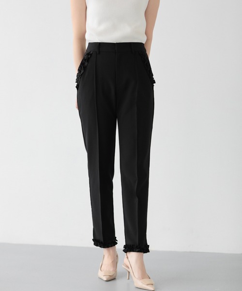 Fit more（フィットモア） パンツ フリルスリットテーパードパンツ