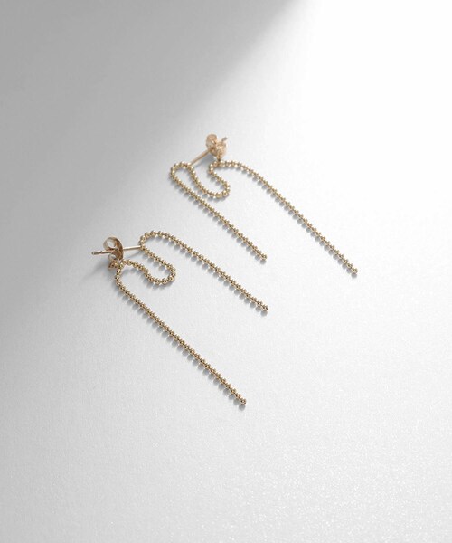 COCOSHNIK ピアス K10ボールチェーンドレープ スタッドピアス