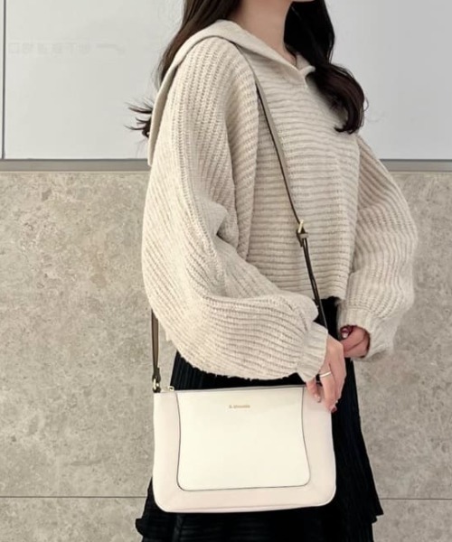 美品★アンドシュエット　ショルダーバッグ　オールレザー バイカラー　肩掛け可能 美品☆アンドシュエット ショルダーバッグ オールレザー バイ