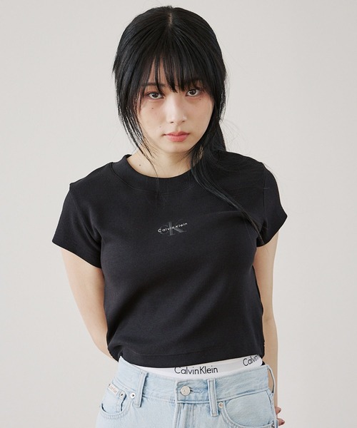 売れ筋商品|||カルバンクライン Tシャツ レディース トップス SMALL MONOLOGO BABY TEE - Basic T-shirt - white/black dD4tLGwb3wcB.jpg?width=768