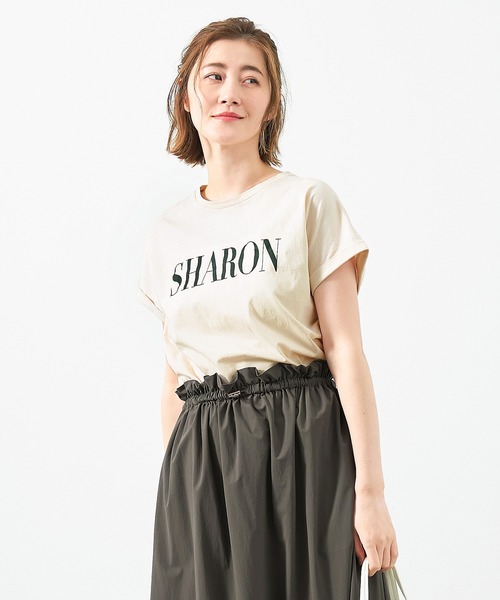 tシャツ MARCIA”ヘムラウンドロゴプリントT-shirt「2サイズ展開」 レディース MICA&DEAL tシャツ SHARON”ロゴヘムラウンドT-shirt「2サイズ