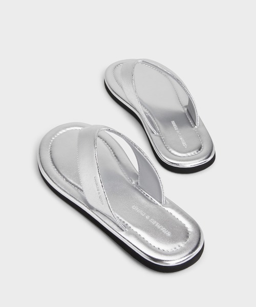 CHARLES ＆ KEITH サンダル Trinah トリーナ トングサンダル