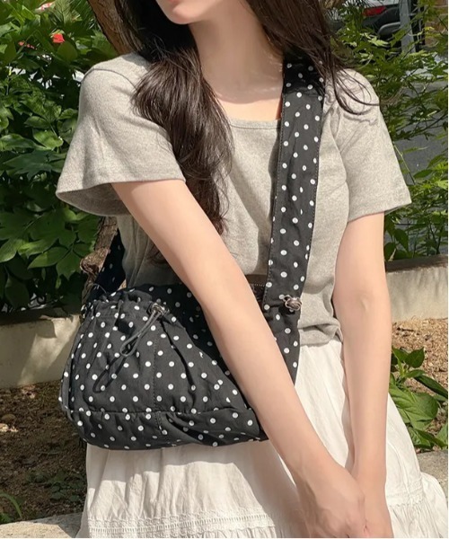 gossip!ロサンゼルス ショルダーバッグ バッグ アウトポケットくしゅく