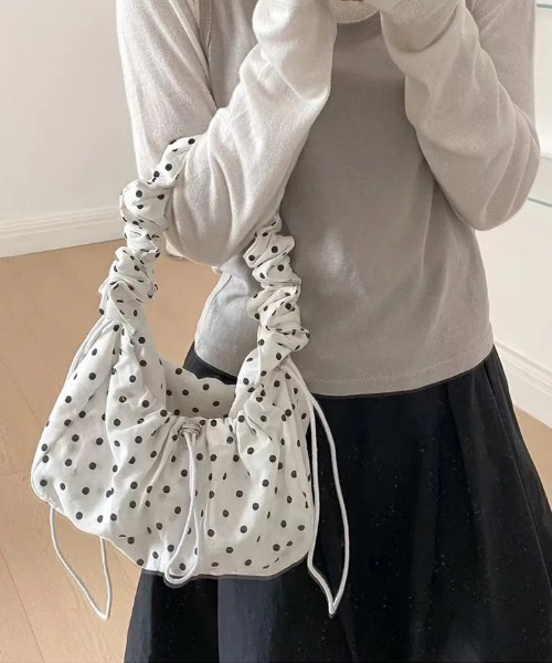 gossip!ロサンゼルス ショルダーバッグ バッグ アウトポケットくしゅく