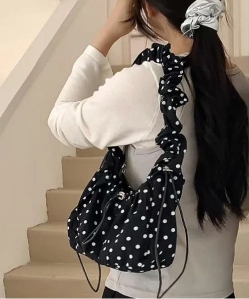 gossip!ロサンゼルス ショルダーバッグ バッグ アウトポケットくしゅく