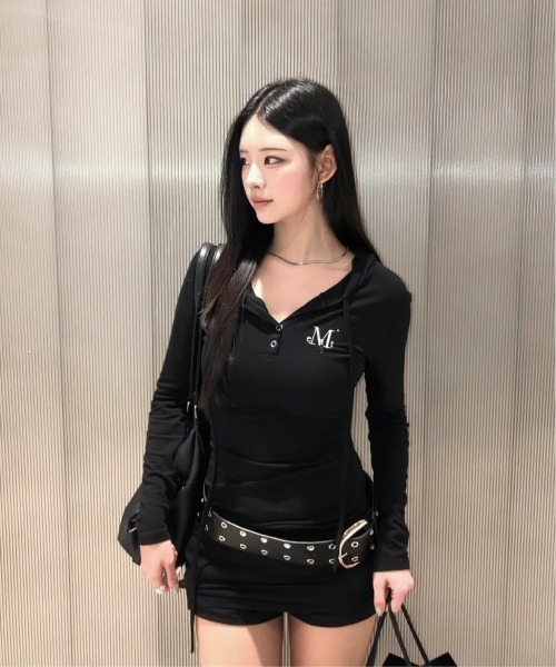 MUCENT（ムセント） ヘンリーネック tシャツ K-POPアイドル着用 MUCENT