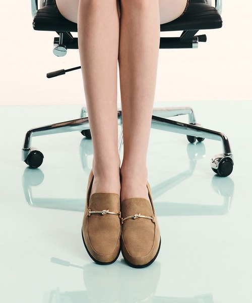 CHARLES ＆ KEITH（チャールズ&キース） ローファー メタリック ノット 