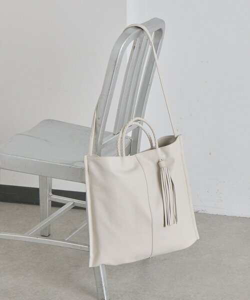ear PAPILLONNER（イア パピヨネ） トートバッグ タッセルトートバッグ