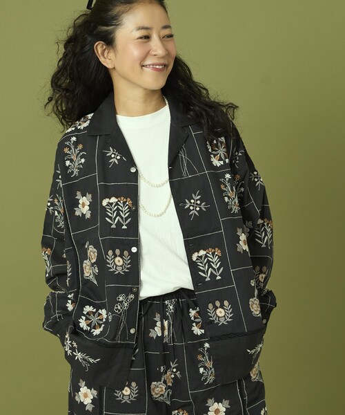 【美品★1回のみ着用】Freada パッチワーク花刺繍シャツ（完売商品） 美品☆1回のみ着用】Freada パッチワーク花刺繍シャツ（完売商品