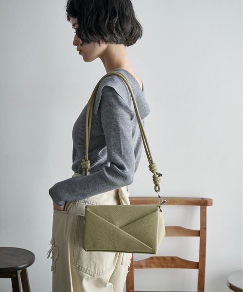 THE Yon ショルダーバッグ バッグ ノットストラップフラップショルダー