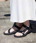 「Teva」 フラットサンダル 25cm ブラ...の詳細画像2