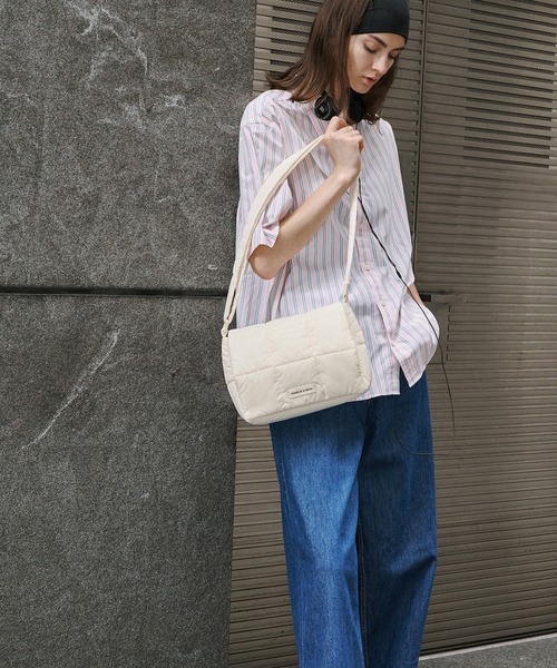 追跡有★Charles&Keith Errya キルティング パフィー ショルダー 台湾 CHARLES&KEITH Errya キルティング パフィー ショルダー