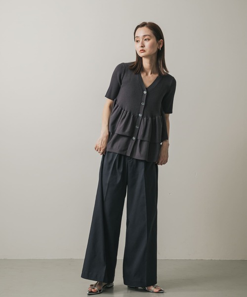 TOCCA／裾ペプラム 半袖カーディガン ホワイト白 ロゴプレート付き TOCCA／裾ペプラム 半袖カーディガン ホワイト白 ロゴプレート