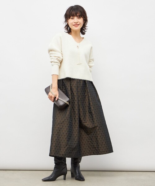美品✨NOLLEY’S ヘアリーストレッチVネックプルオーバーニット 25AW NOLLEY'S（ノーリーズ） ニット セーター 「手洗い可能」ヘアリー