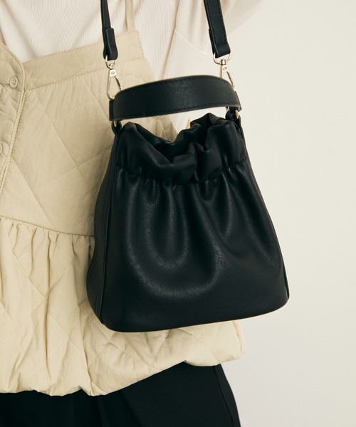 【美品】フルラ エッセンシャル 巾着 2way ショルダーバック ミニ FURLA（フルラ） バッグ レディース ショルダーバッグ 2way 斜めがけ