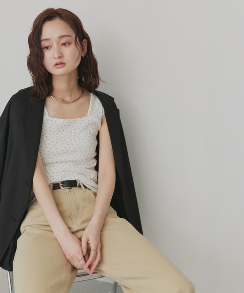 ad thie（アドティエ） タンクトップ ノースリーブ 小花柄 スクエア