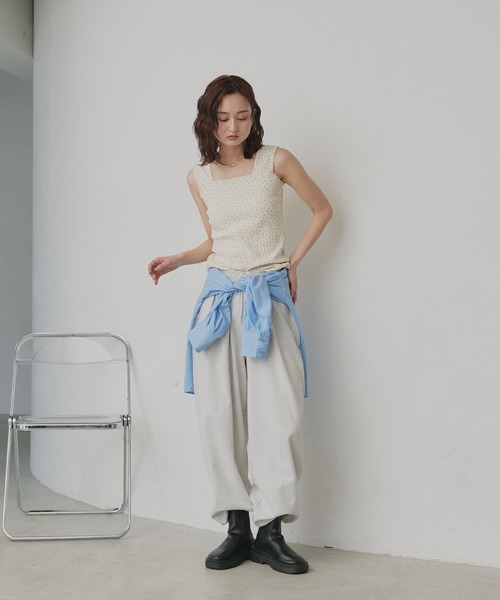 ad thie（アドティエ） タンクトップ ノースリーブ 小花柄 スクエア