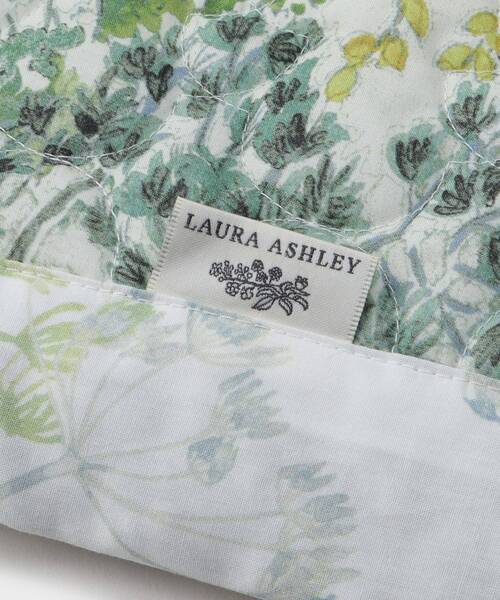 LAURA ASHLEY ローラアシュレイ 　マルチカバー　大判ラグマット LAURA ASHLEY ローラアシュレイ マルチカバー 大判ラグマット LAURA