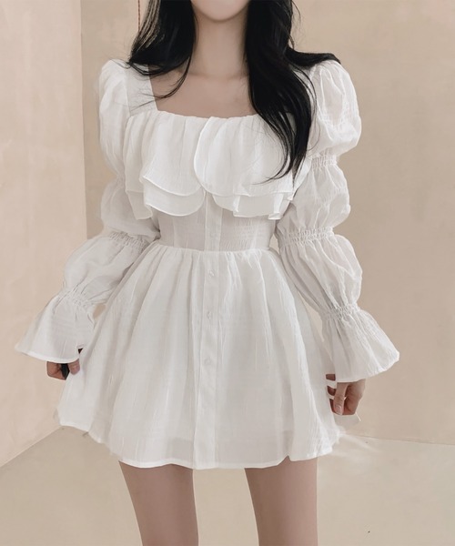 フリル付きクリーム色ミニワンピース Girly Doll ワンピース フリルギャザーミニワンピース