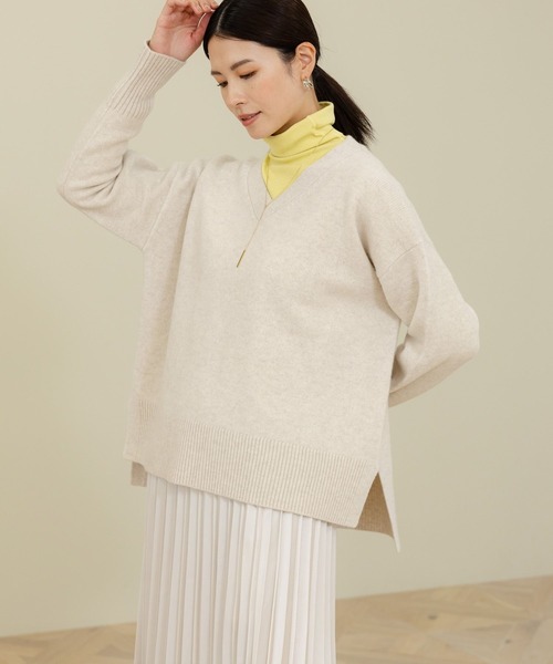 「Elura」 Vネックニット MEDIUM ライトグレー レディース_画像2