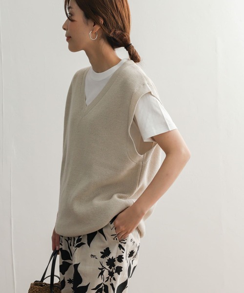 YLÈVE ベージュ Vネックニット 4 YLÈVE ベージュ Vネックニット 4