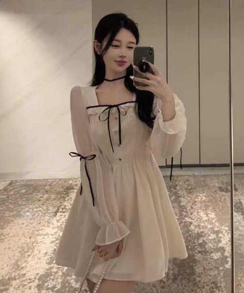 Mejoul ワンピース 「2025秋冬新作」リボン付スクエアネックシフォン