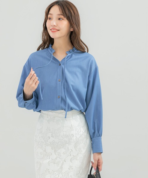 美品　KURASHI & TRIPS フリルネック デニムブラウス 長袖 ブラウス シャツ 「WEB限定」フリルネックデニムブラウス レディース