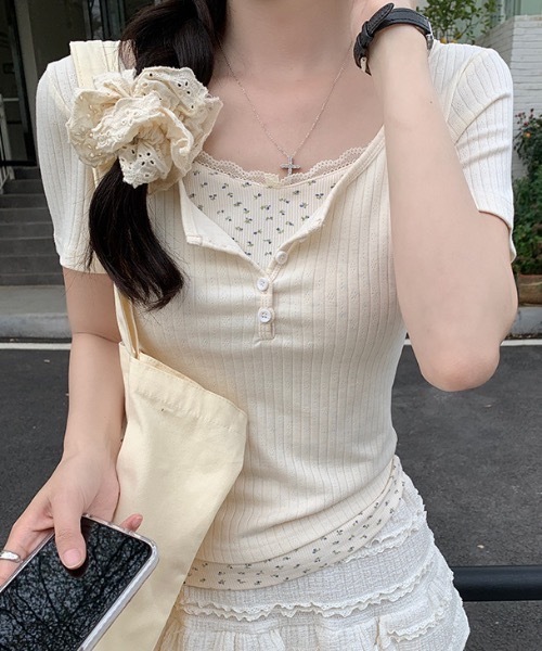 tシャツ フェイクレイヤードフラワーレースヘンリーネックピチT