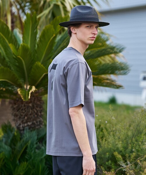 TAKEO KIKUCHI（タケオキクチ） tシャツ 「BOWLER HAT LABEL」アイス