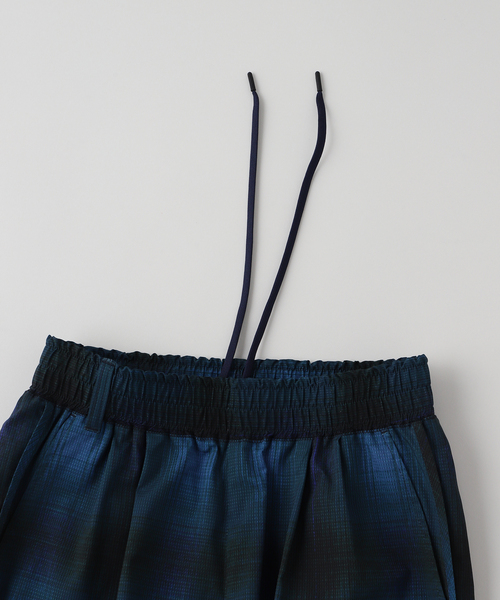 スラックス White Mountaineering(ホワイトマウンテニアリング) OMBRE CHECK 2TUCK PANTS メンズ レディースの画像