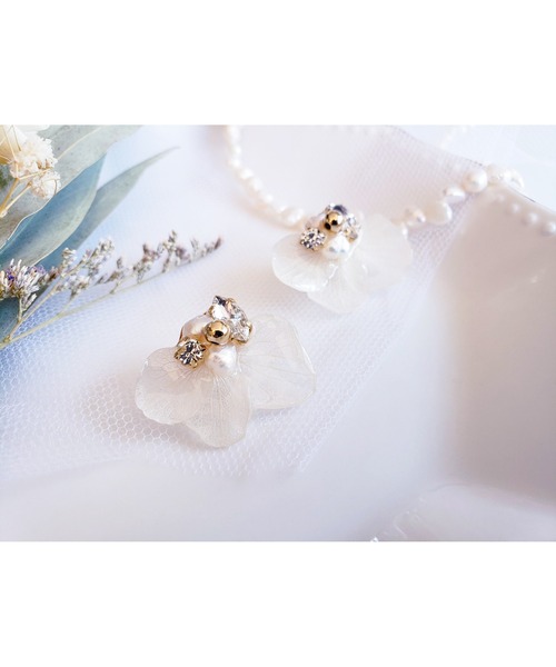 TONE ピアス 「Tresor」花びらクリスタル ピアス/淡水パール(MA