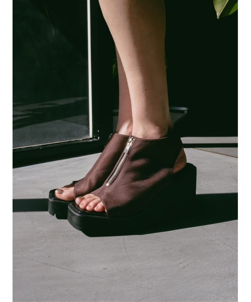 sahara（サハラ）の「Front Zip Sandal（サンダル）」 - WEAR