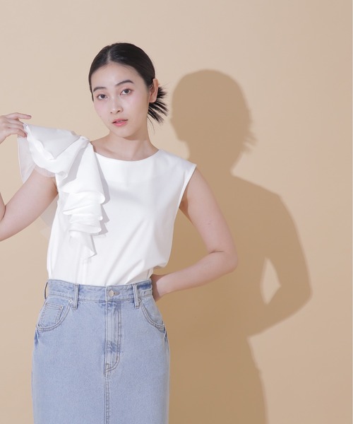 JILLSTUART ラッフルデザイントップス ホワイト 橋本環奈 JILLSTUART ラッフルデザイントップス ホワイト 橋本環奈 トップス