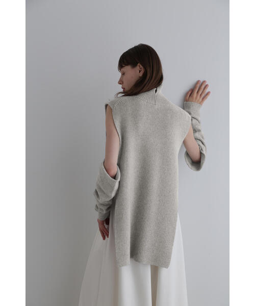 ADORE - LE PHIL 35,200円ウールシルクカシミヤミドルゲージニットジレ ADORE - LE PHIL ウールシルクカシミヤミドルゲージニットジの