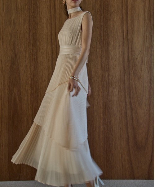 ERADIE アイボリー プリーツティアードドレス ERADIE（エラディエ） ワンピース Pleated tiered dress プリーツ