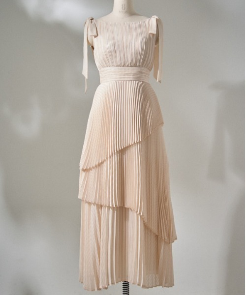 ERADIE（エラディエ） ワンピース Pleated tiered dress プリーツ