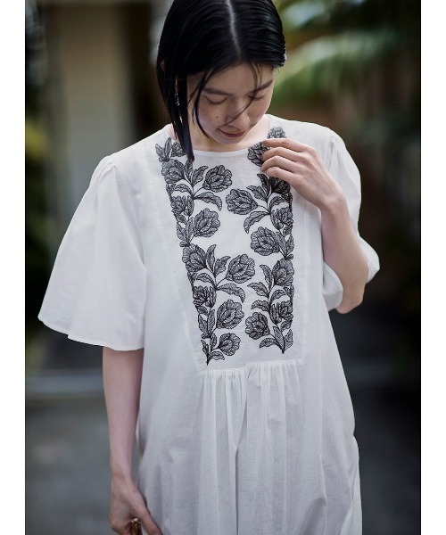 サニークラウズ　ロングシャツ　チュニック　刺繍　LL 売り切れ　フェリシモ Sunny clouds（サニークラウズ） チュニック ボタニカルな刺しゅう
