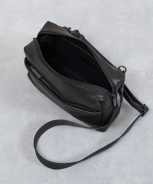 パトリックステファン レザー ショルダーバッグ レザーショルダーバッグ pouch／PATRICK STEPHAN（パトリック