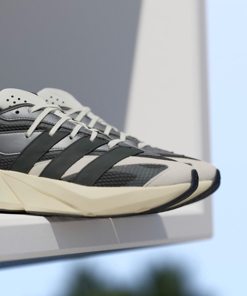 adidas（アディダス） スニーカー ライトブレイズ / Lightblaze Shoes