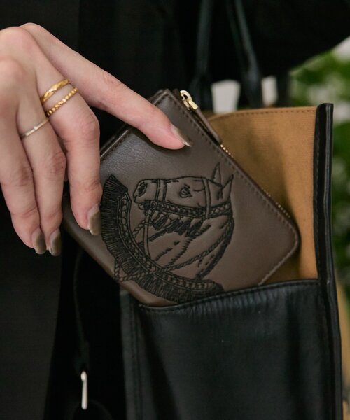 ear PAPILLONNER（イア パピヨネ） 財布 sampo×ear 本革ホース刺しゅう