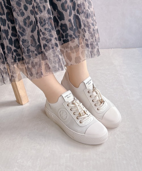【美品】ヌーベルヴォーグ　やわらかフラットシューズ ホワイト/シルバー Noubel Voug Relax（ヌーベルヴォーグリラックス） スニーカー 上品