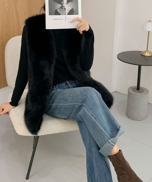 再値下【美品】PASSIONE 黒 切替 フェイクファー ジレ　エコファー 美品】PASSIONE 黒 切替 フェイクファー ジレ エコファー