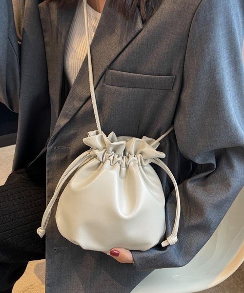 ショルダーバッグ バッグ ミニマルデザインPUレザー巾着バッグ