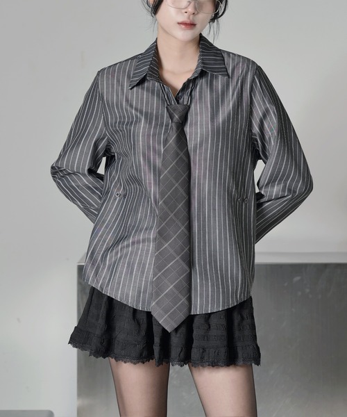 ブラウス シャツ ウエストマークブラウス/waist mark blouse　アイボリー　ブラック　カジュアル　フェミニン　レイヤード風　デザイントッ ボウタイ風幾何柄ブラウス/洗える(ブラウス・シャツ) | MK