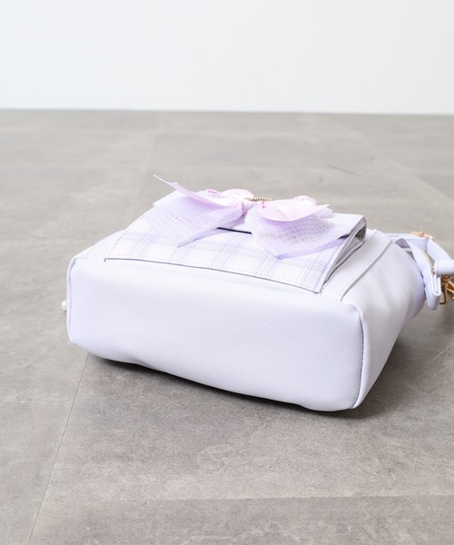 ハンドメイドお弁当袋 白×シルバーラメストライプ×薄パープルビッグリボン ハンドメイドお弁当袋 白×シルバーラメストライプ×薄パープルビッグ