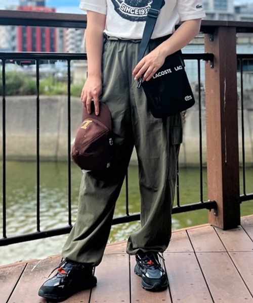 LACOSTE カーゴパンツ ルーズフィット ナイロンツイルカーゴ