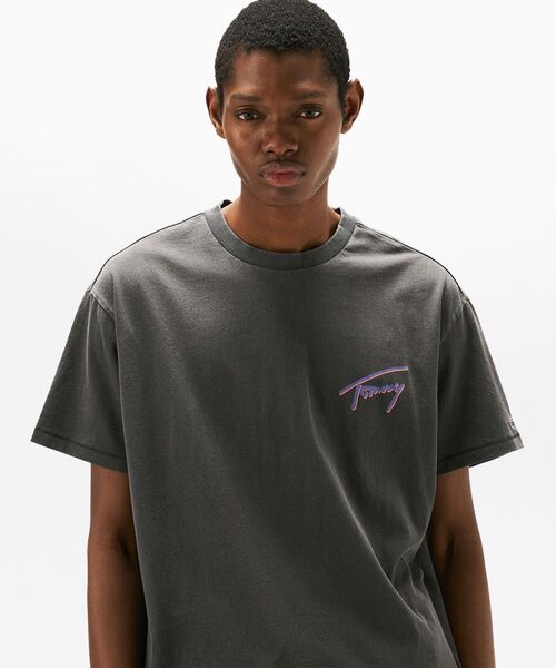 TOMMY JEANS（トミー・ジーンズ） tシャツ リラックスフェード 
