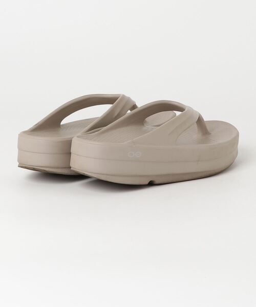 「OOFOS」 ビーチサンダル 25 ベージュ レディース_画像2